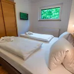Malo By We Rent, Summercard Included 아파트 *