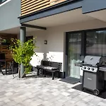 Malo By We Rent, Summercard Included Apartment *