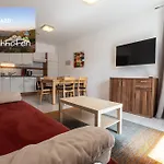 Malo By We Rent, Summercard Included 아파트 *